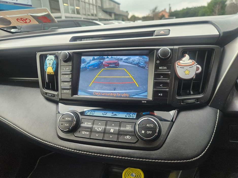 2018 Toyota Rav4 - image 6