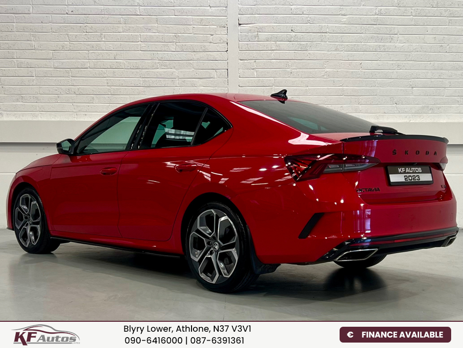 2023 Skoda Octavia - image 6