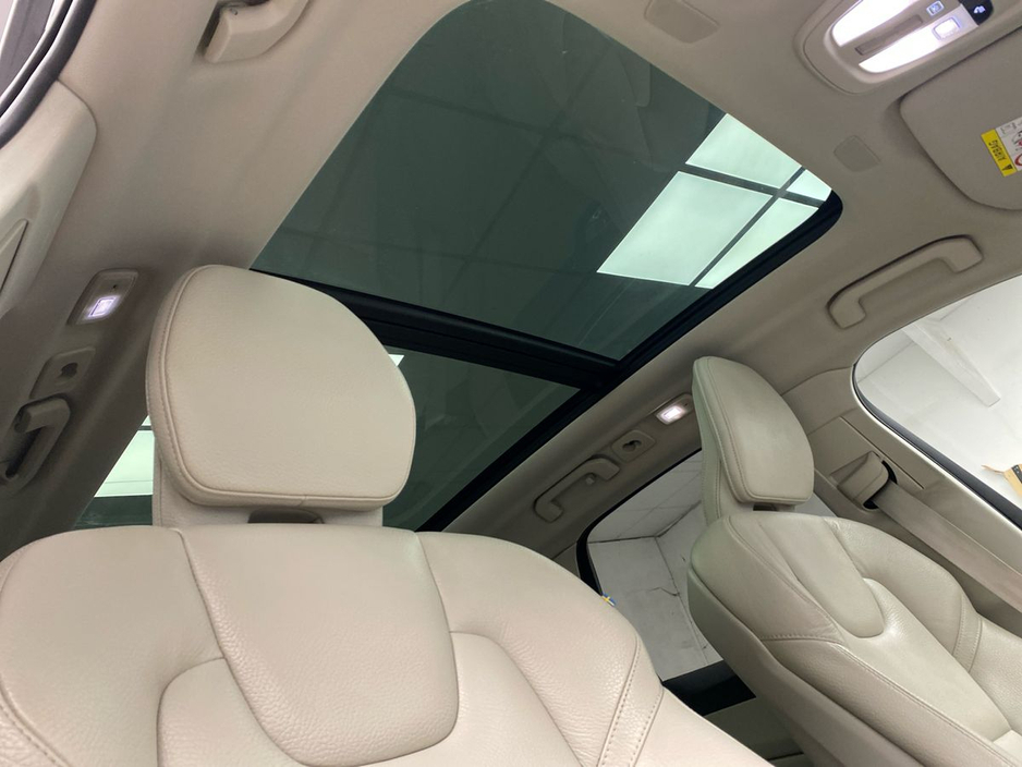 2023 Volvo XC60 - image 16