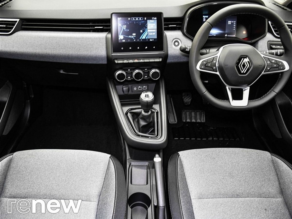 2025 Renault Clio - image 2