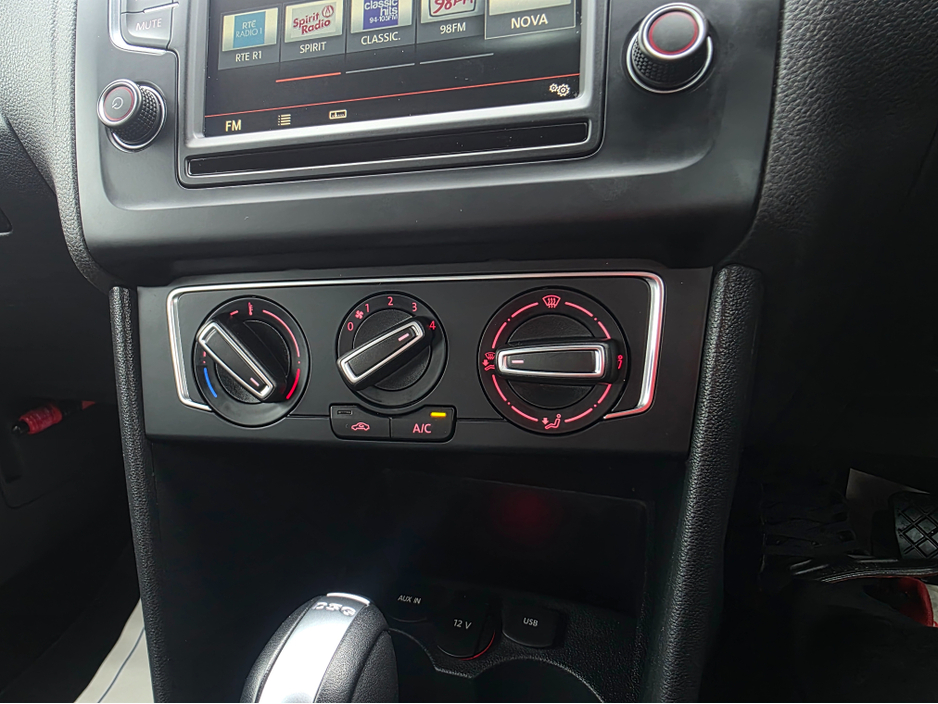 2015 Volkswagen Polo ( 152 REG ) 1.2 TSI COMFORTLINE  - CRUISE CONTROL - LOW TAX BAND - SIMI DEALER €11,750