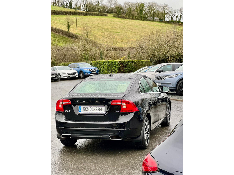 2018 Volvo S60 - image 7