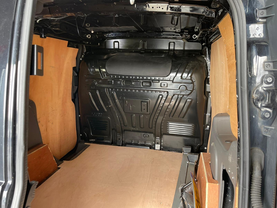 2021 Ford Transit Connect - image 9