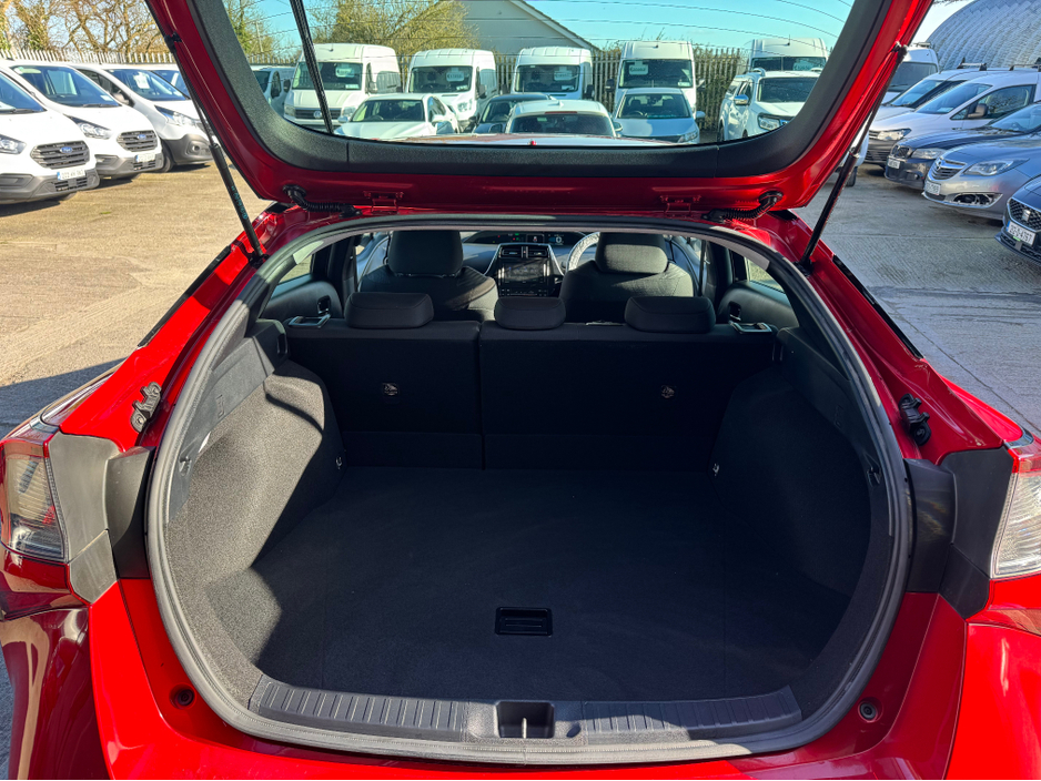 2020 Toyota Prius - image 12