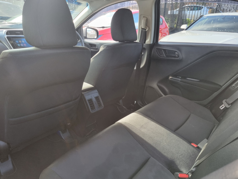 2016 Honda Grace - image 11