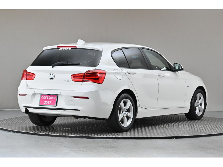 2017 BMW 1 Series - image 9