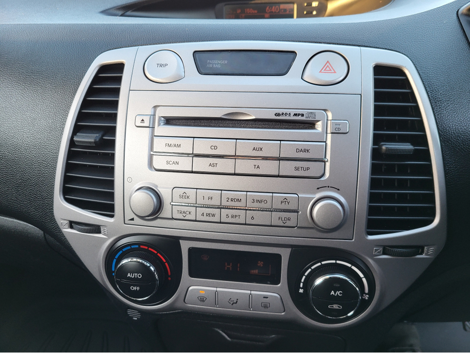 2010 Hyundai i20 (3 months warranty) 1.2 DE LUXURY 5DR €3,999