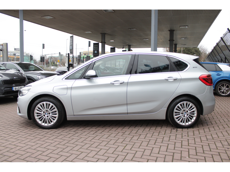 2016 BMW 2 Series Active Tourer - image 7