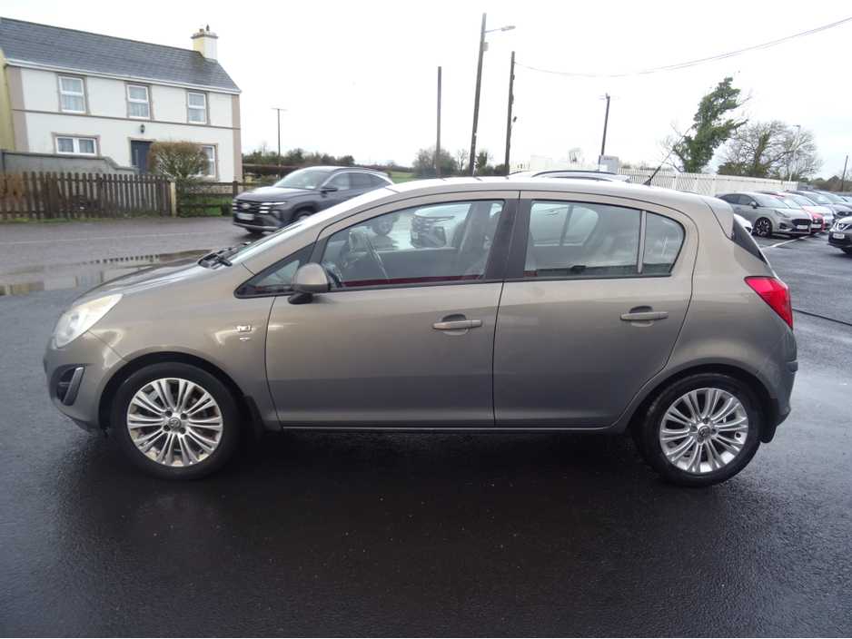 2012 Vauxhall Corsa 1.2 SE AIR CONDITIONING 85PS 5DR €3,000