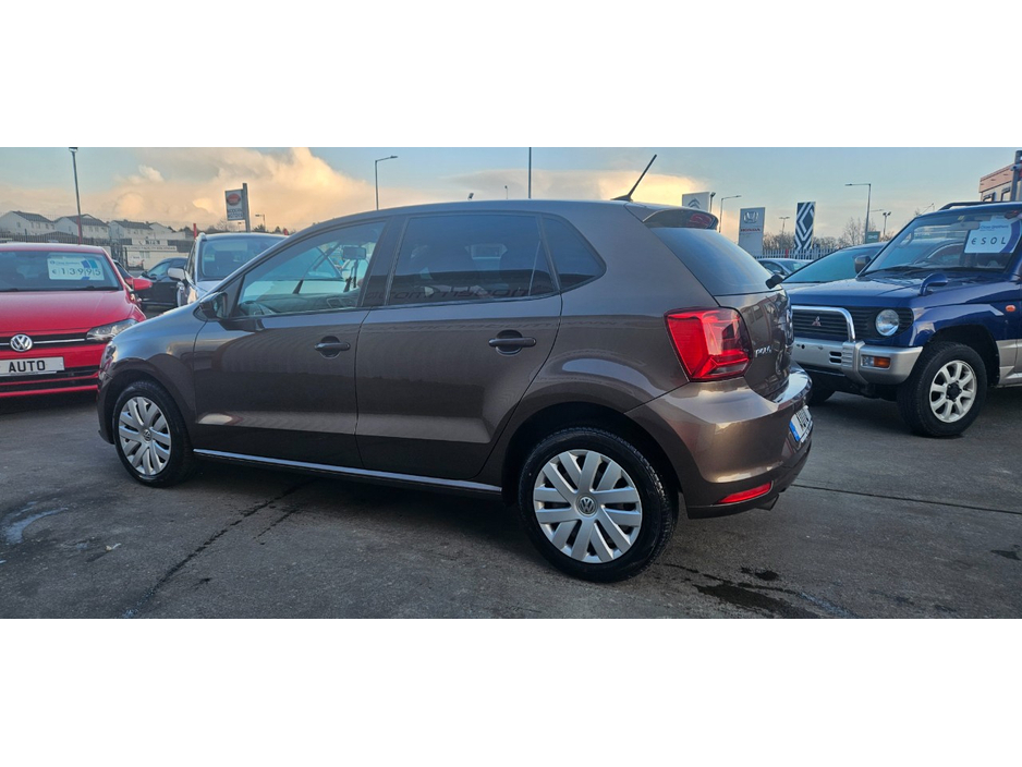 2015 Volkswagen Polo - image 9