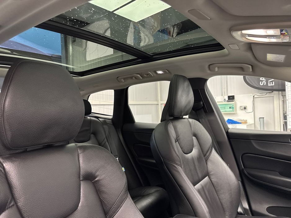 2023 Volvo XC60 - image 21