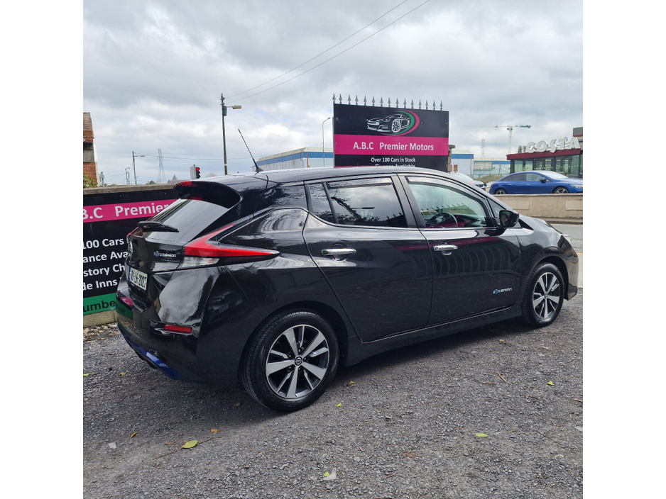 2018 Nissan Leaf - image 7