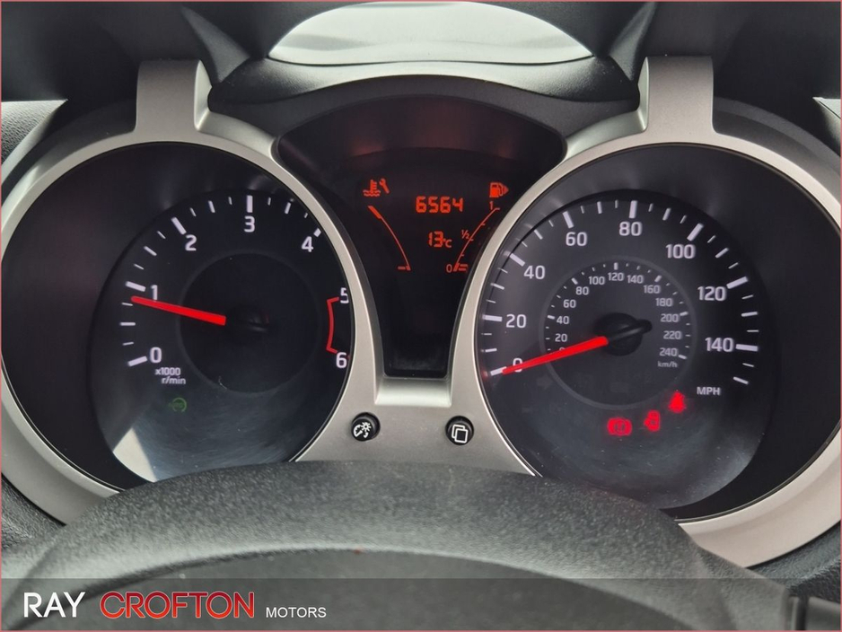 2015 Nissan Juke - image 11