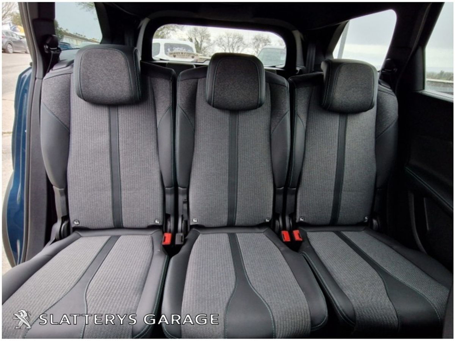 2024 Peugeot 5008 - image 7