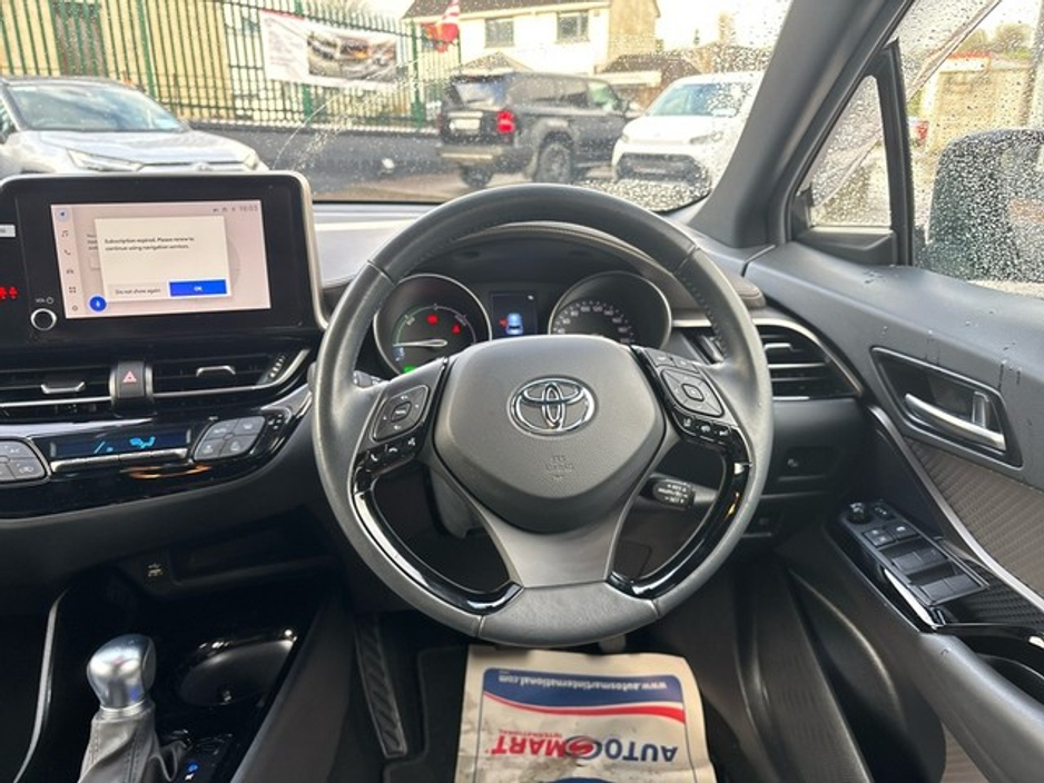2023 Toyota C-HR C-HR HYBRID SOL €29,000