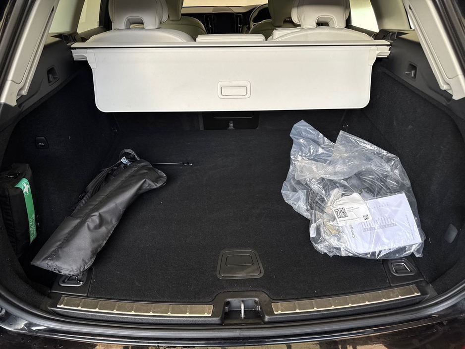 2023 Volvo XC60 - image 9