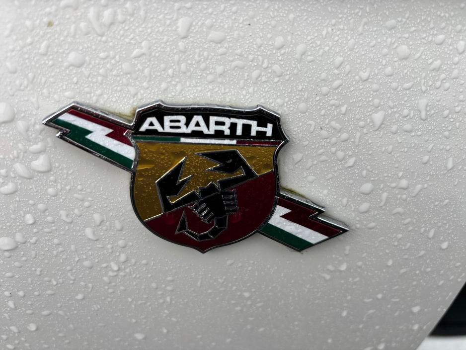 2013 Abarth 500 - image 5