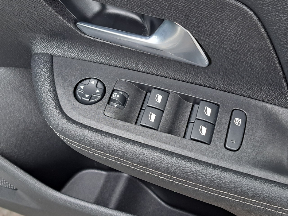 2025 Opel Mokka - image 34