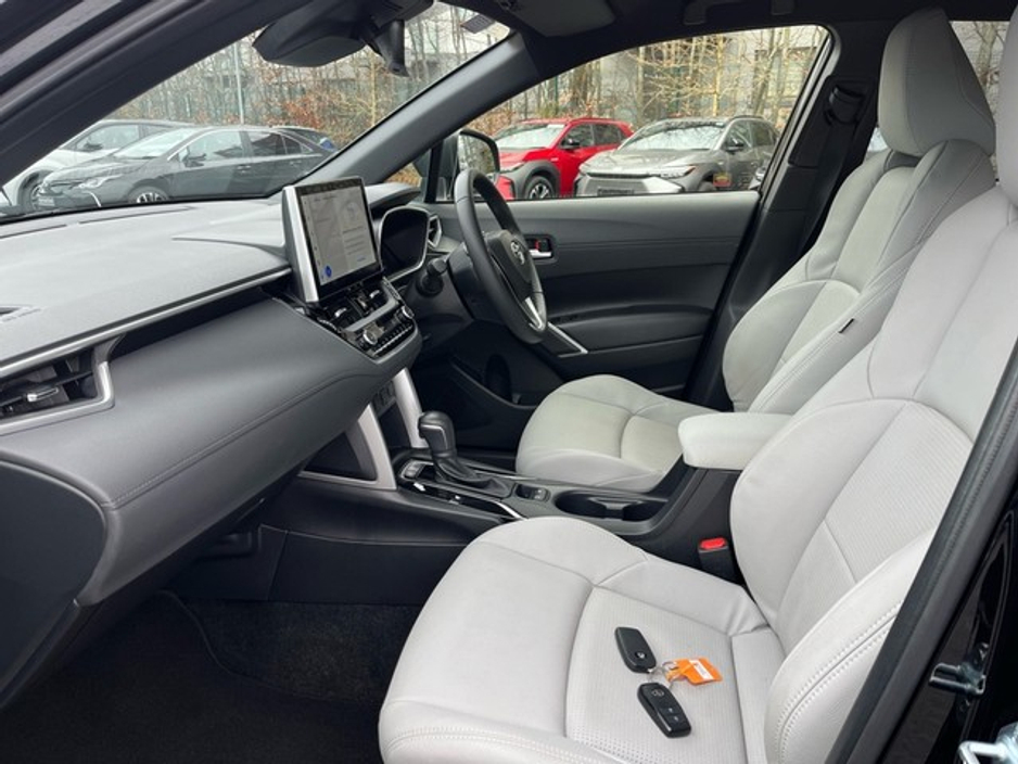 2023 Toyota Corolla Cross - image 6