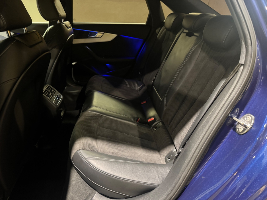 2016 Audi A4 - image 11