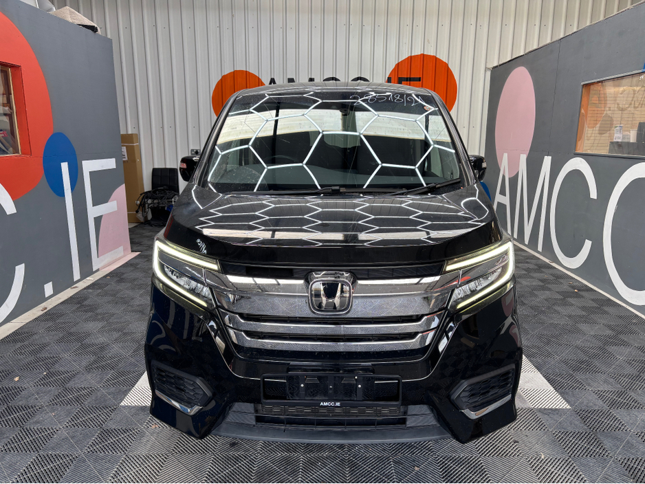 2021 Honda Stepwagon - image 9