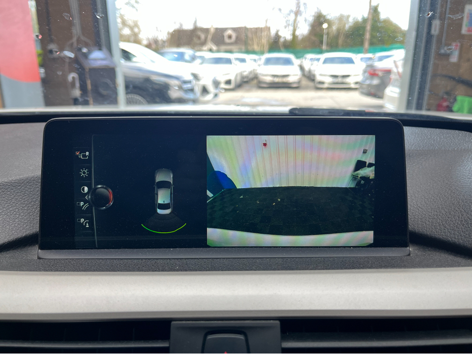 2017 BMW 3 Series - image 23