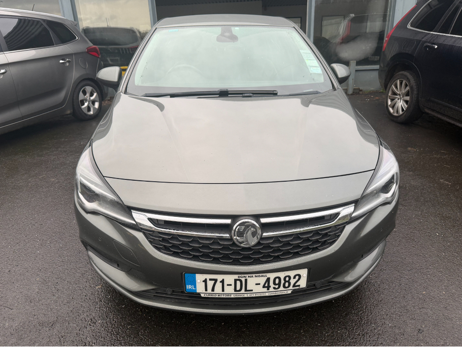 2017 Opel Astra - image 2