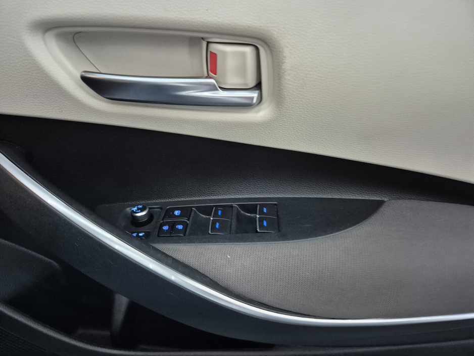 2019 Toyota Corolla - image 14