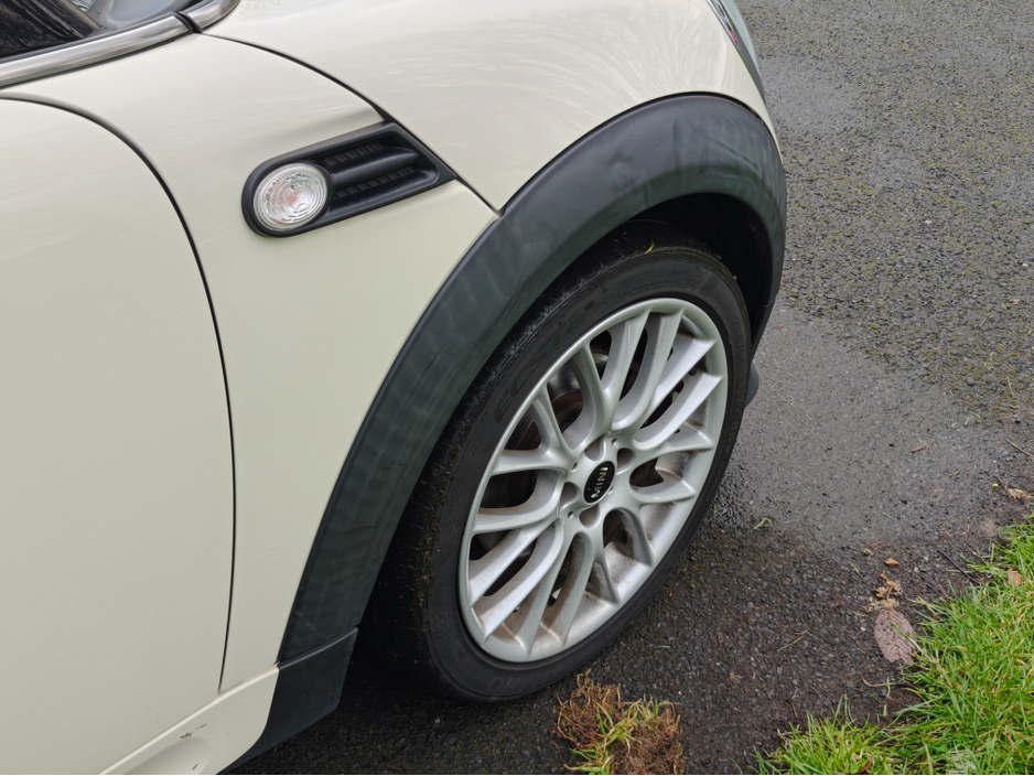 2015 MINI Convertible ZM32 2DR ONE €11,950