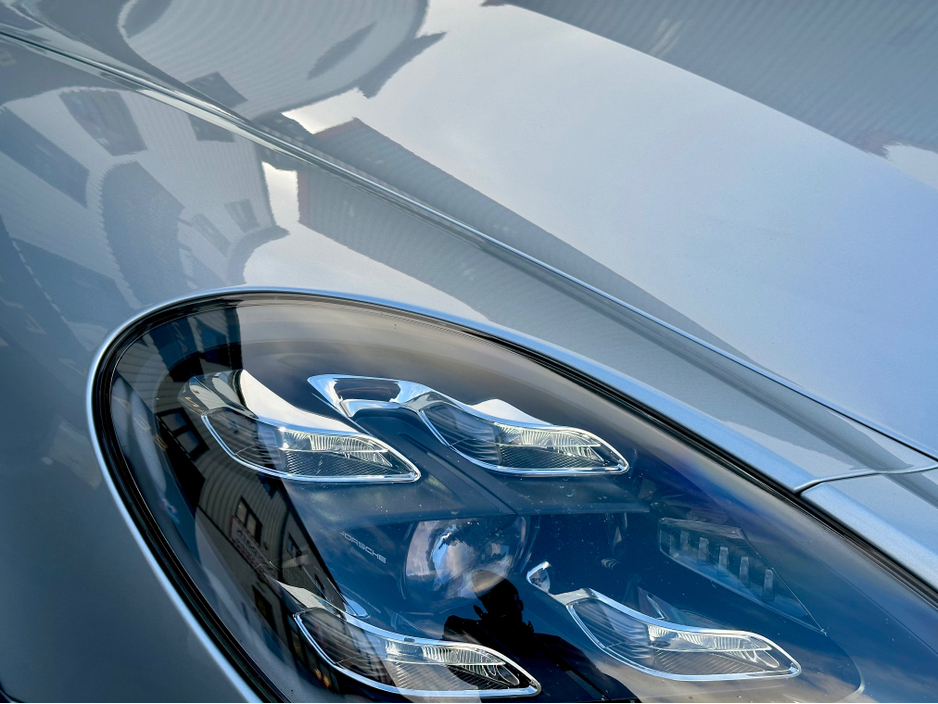 2022 Porsche Panamera 2+2 E-HY E-HYBRID CARBON TRIM €84,950