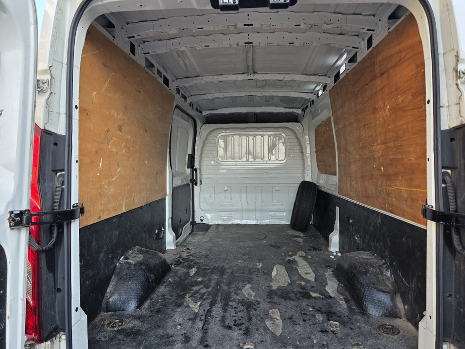 2022 Maxus Deliver 9 - image 4