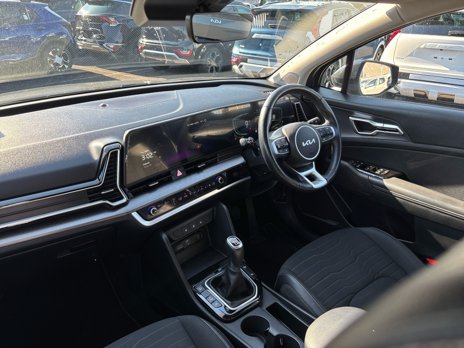 2022 Kia Sportage - image 3