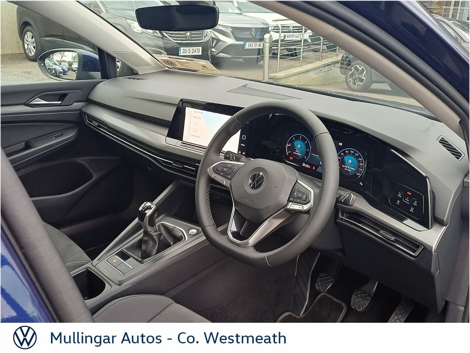 2021 Volkswagen Golf - image 8