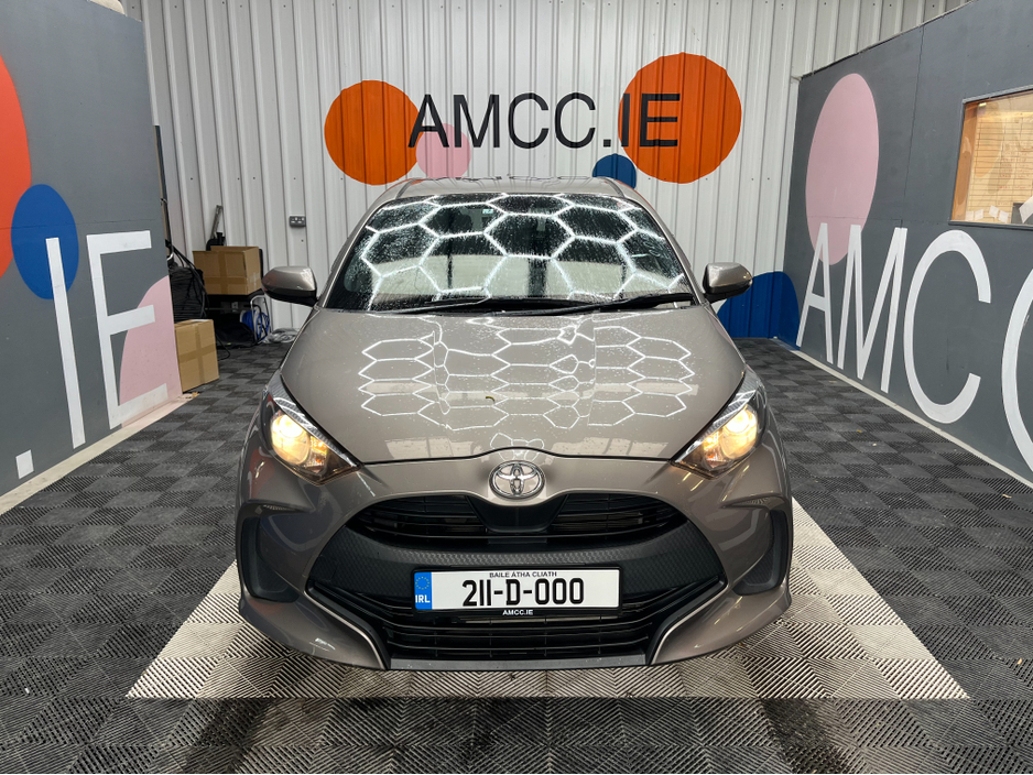 2021 Toyota Yaris - image 5