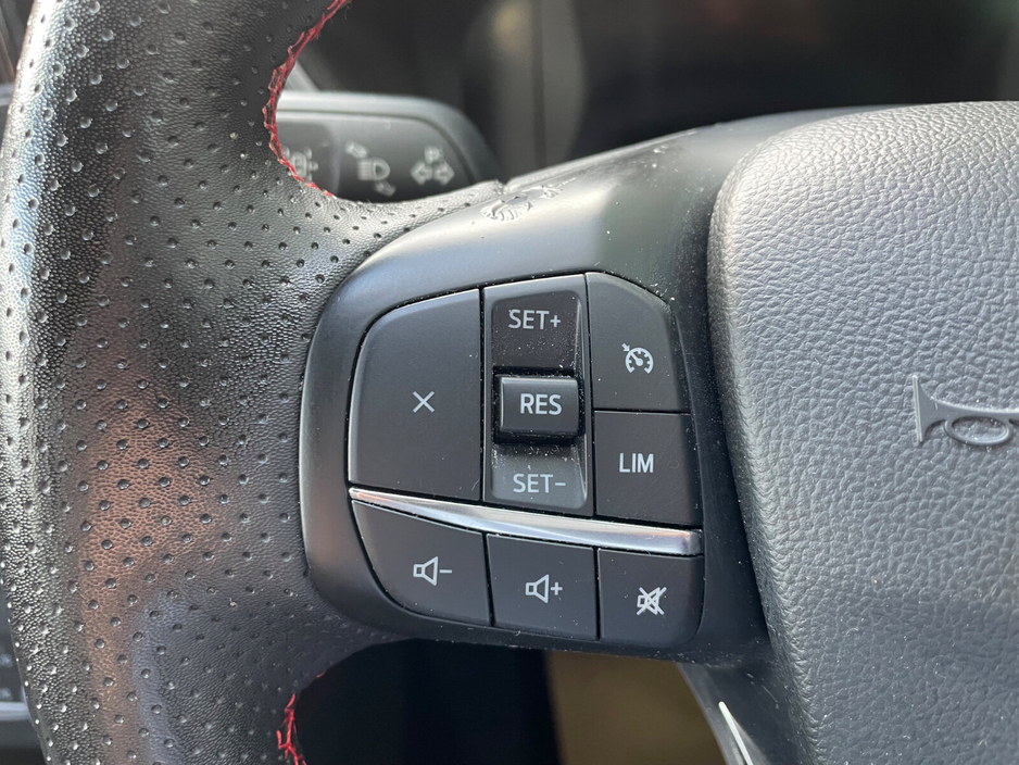 2022 Ford Kuga - image 14