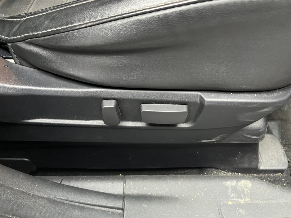 2019 Mitsubishi Outlander €21950! 2019 MITSUBISHI OUTLANDER PHEV G PLUS PACKAGE 2.4 AUTOMATIC / CRUISE CONTROL / 360° PARKING CAMERA / ELECTRIC MEMORY & HEATED SEATS / HEATED STEERING WHEEL / PADDLE SHIFTERS AND MORE €21,950