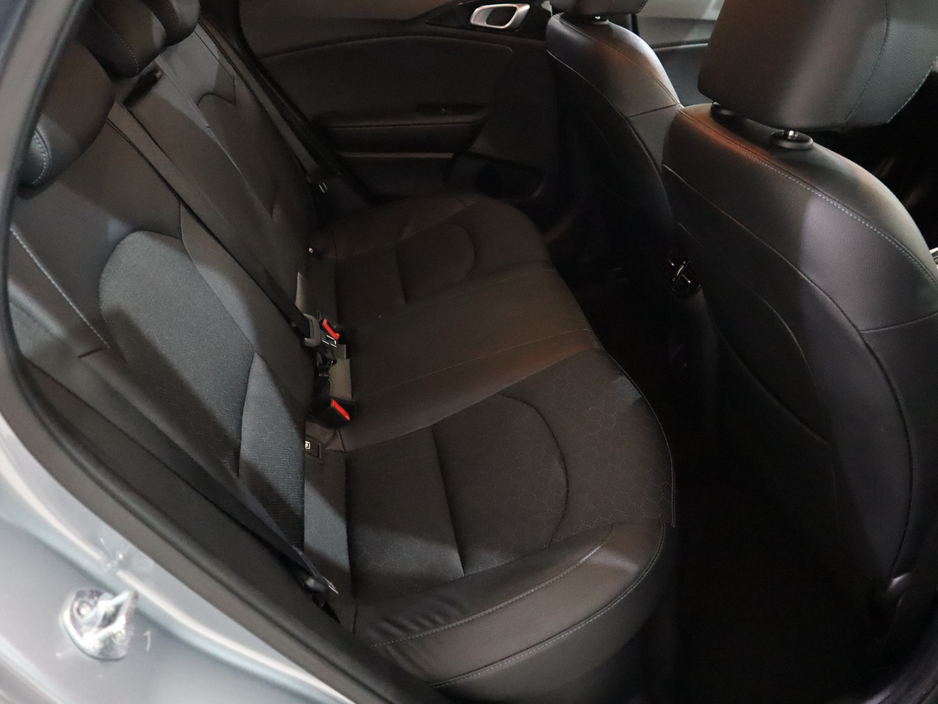 2023 Kia XCeed - image 24