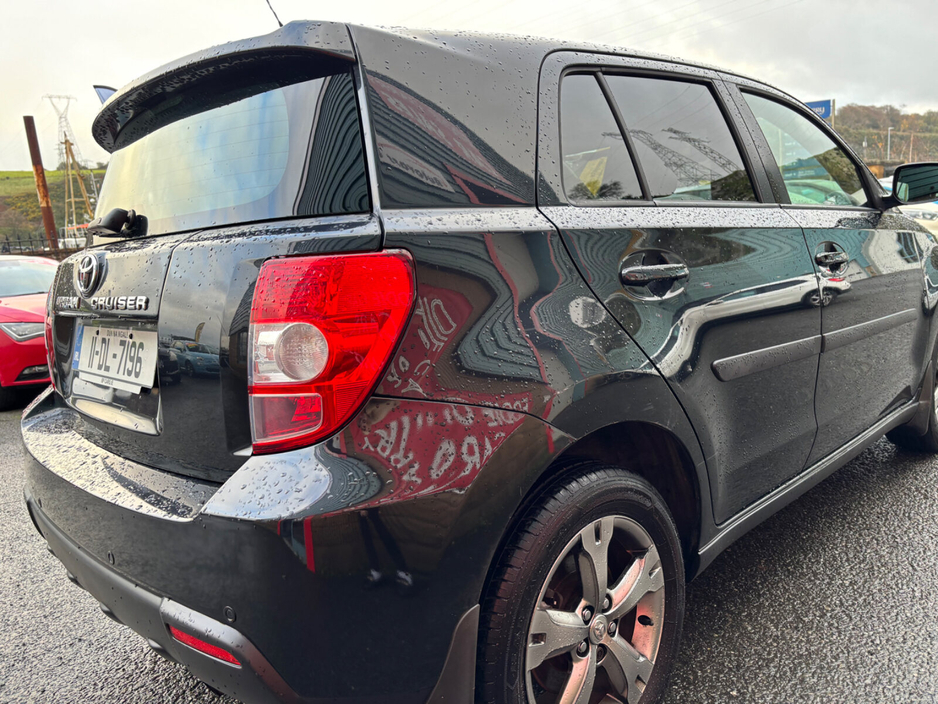 2011 Toyota Urban Cruiser - image 14