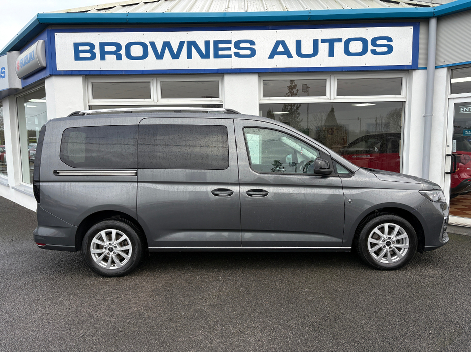 2023 Ford Tourneo Connect TITANIUM ECOBLUE €36,999