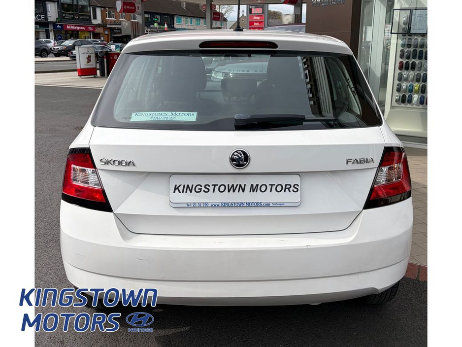 2016 Skoda Fabia - image 4