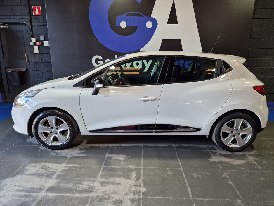 2016 Renault Clio - image 6