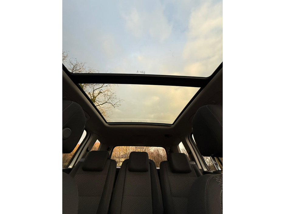 2018 Volkswagen Touran - image 19