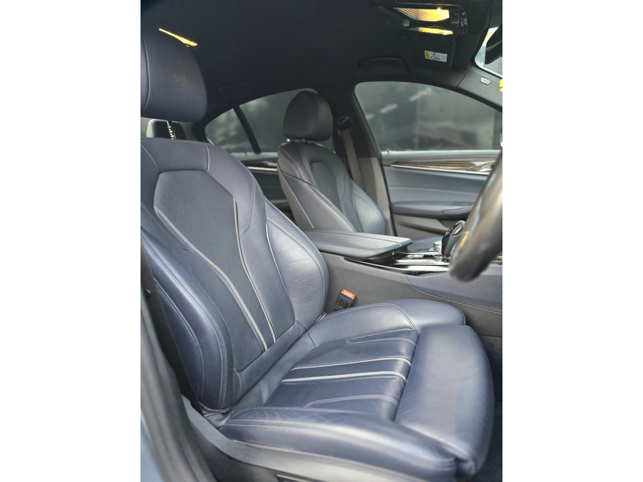 2017 BMW 5 Series - image 22