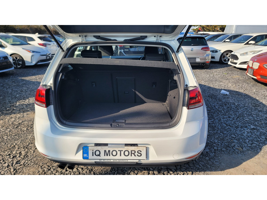 2014 Volkswagen Golf - image 9