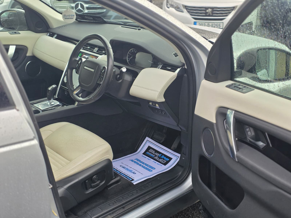 2020 Land Rover Discovery Sport - image 7