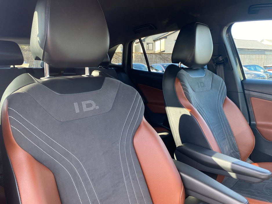 2022 Volkswagen ID.4 - image 22