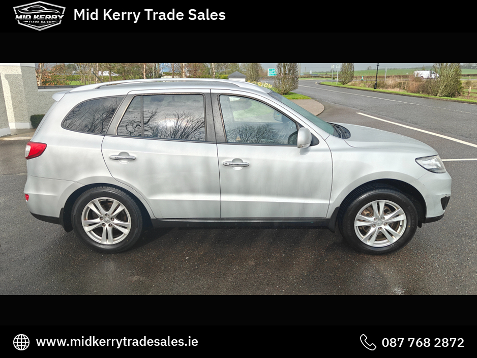 2011 Hyundai Santa Fe - image 4