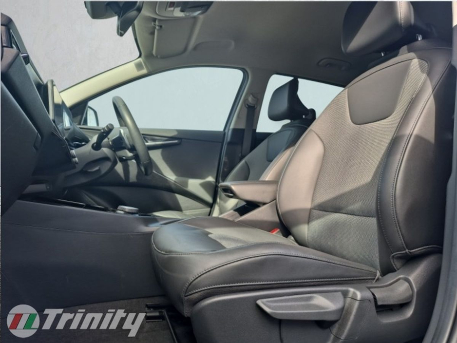 2023 Kia Niro - image 16