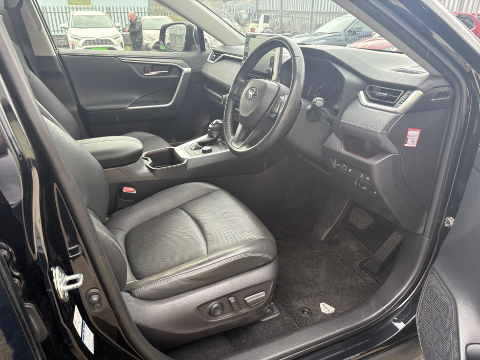 2022 Toyota Rav4 - image 11