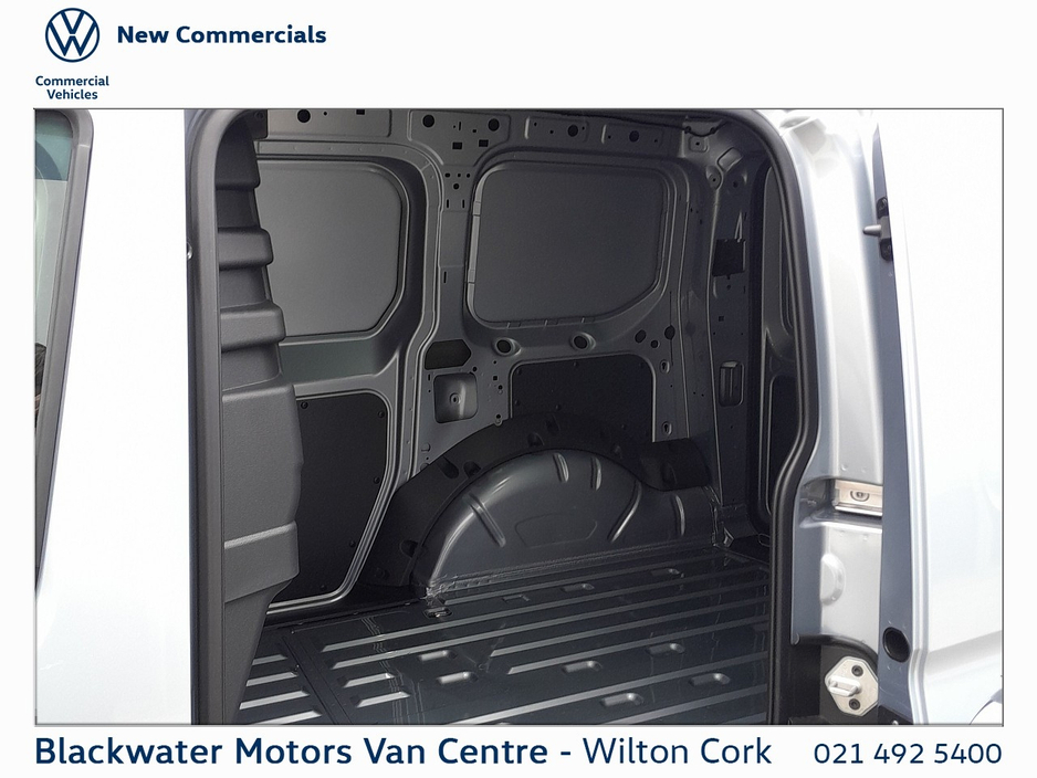 2025 Volkswagen Caddy - image 9